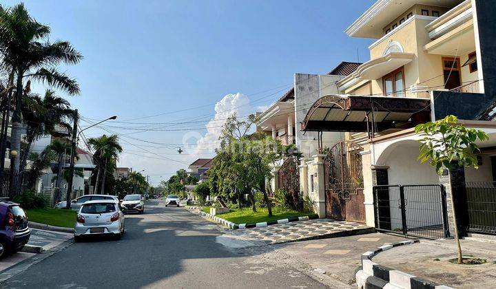 Rumah 2 lt Sutorejo Prima Tengah classic modern furnished Surabaya 2