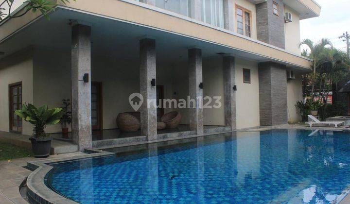 JUAL CEPAT RUMAH MEWAH plus Swimming Pool GENTAN Solo 1