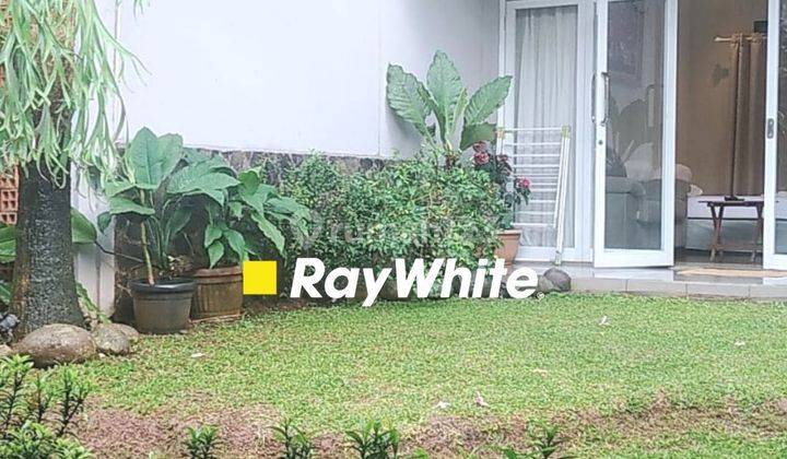 Rumah ada taman cantik Di Depok 2