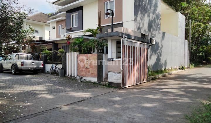 Rumah 2 Lantai Dengan Kolam Renang Pribadi Dekat Kampus Upn Yogyakarta 1