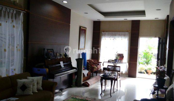 Dijual Cepat Rumah Bagus 2 Lantai SHM Di Menteng Jakarta Pusat 1