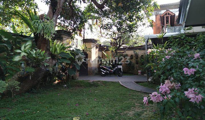 LT House. 400m² Beautiful Premium Environment Renon Denpasar
 2