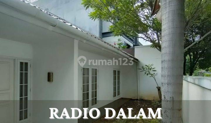 Rumah Secondary Mewah, Terawat Siap Huni, Strategis di Radio Dalam 1