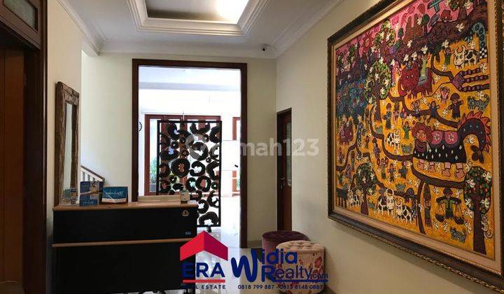 Rumah 3 Lantai Modern Dan Semi Furnish di Menteng, Jakarta Pusat 2