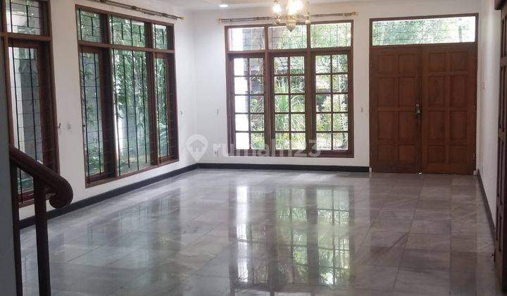 Disewa  Rumah di Patra Kuningan, Jakarta Selatan  1