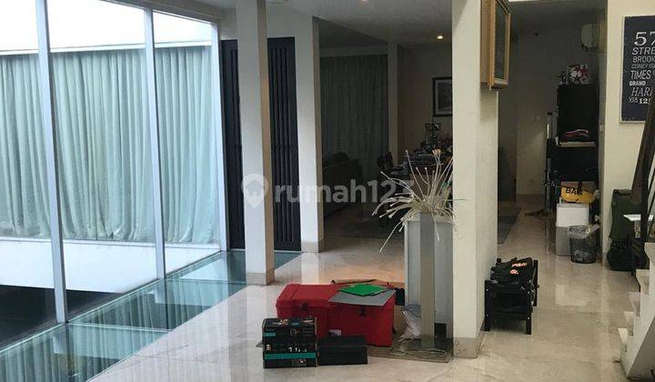 RUMAH MENTENG dekat ke SARINAH, dekat ke AGUS SALIM dan THERESIA 1