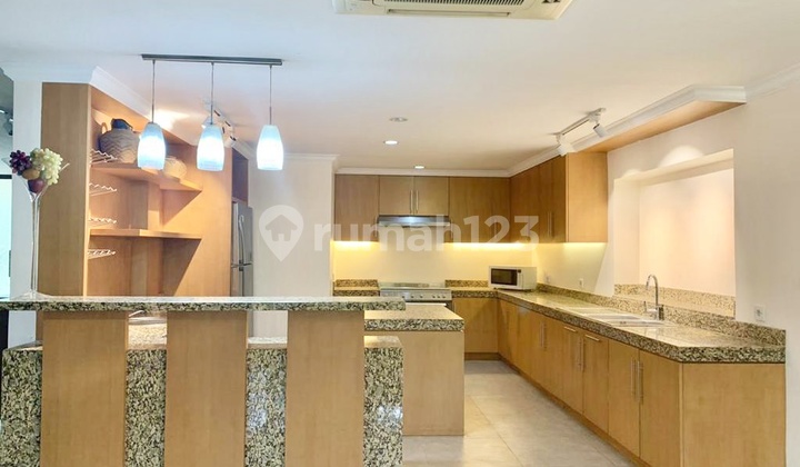 Bright Modern House In A Quiet Compound Ajh01015 2