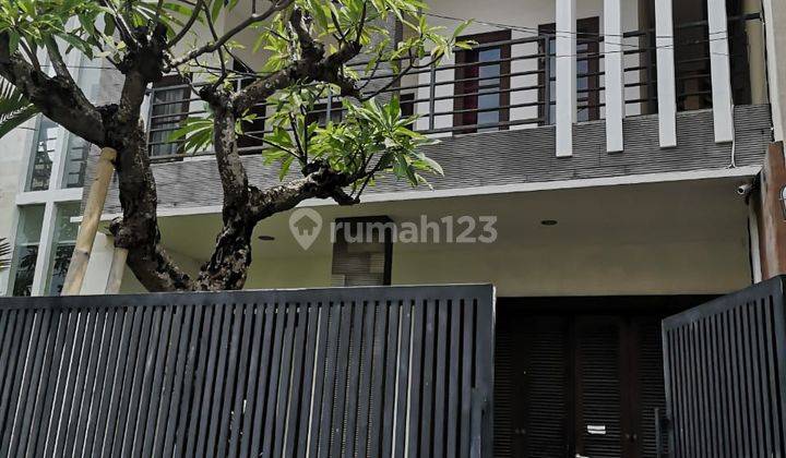 RUMAH MODERN DI LOKASI PREMIUM LAKSAMANA RENON 1