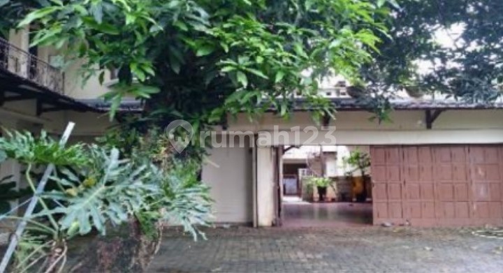 Old house land calculation in a strategic location in Cilandak. 2