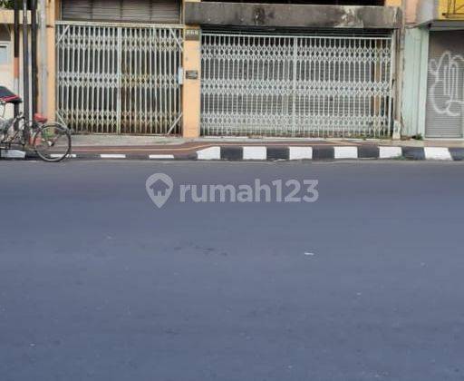 Rumah lama dipusat perniagaan kota Semarang    1