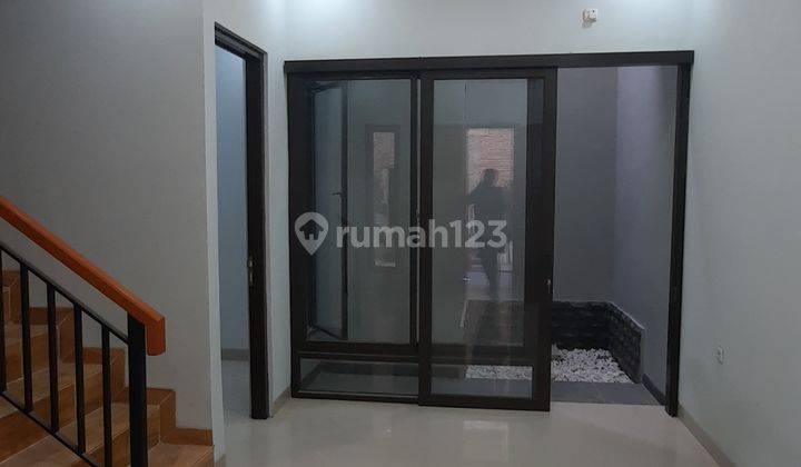 Rumah Baru termewah cluster besar (ada artis) tepi jalan jakarta selatan 2