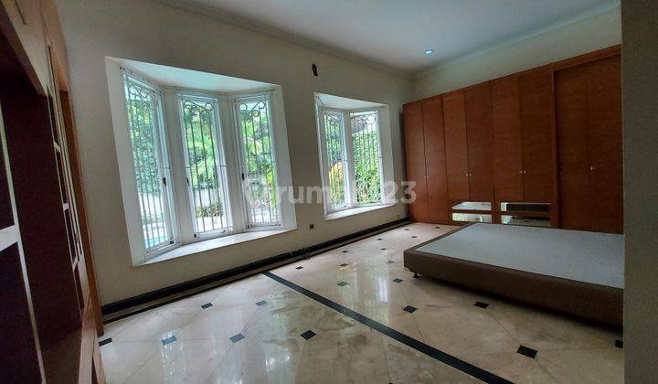 Dijual Rumah kawasan elit posisi hoek dekat Senayan City, Jakarta Selatan  2