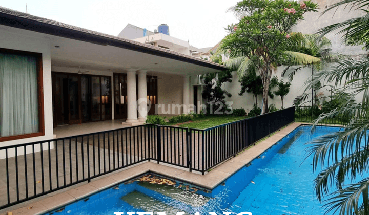 Luxury House at Kemang 1