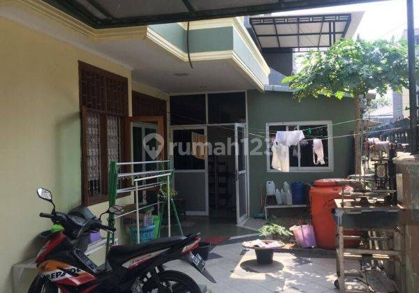 Jual Cepat Rumah Hoek Taman Cosmos Jakarta Barat 1