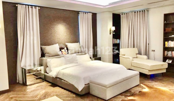 Beautiful Modern House Near A Park In Prime Area Ajh07017