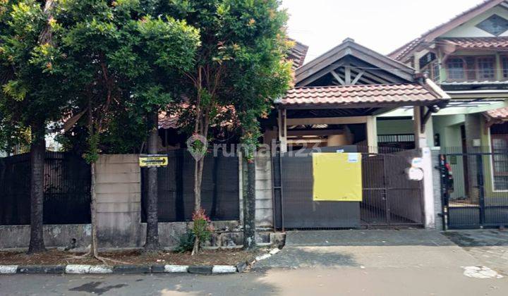 Rumah siap huni dalam perumahan di Bintaro 1