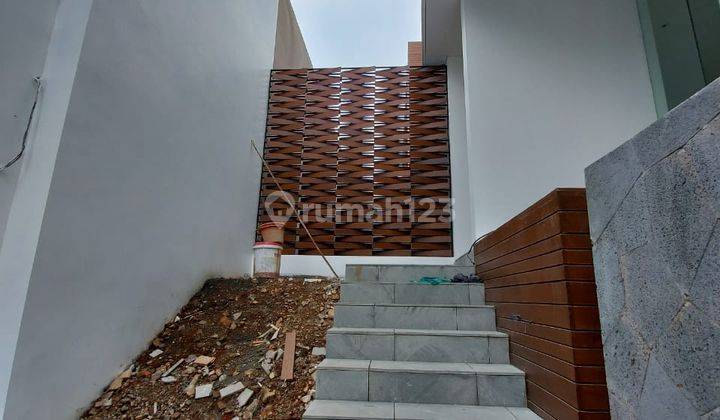 Rumah Baru 5 Lantai dengan Fasilitas Lift di Jalan Niaga Hijau Pondok Indah 2