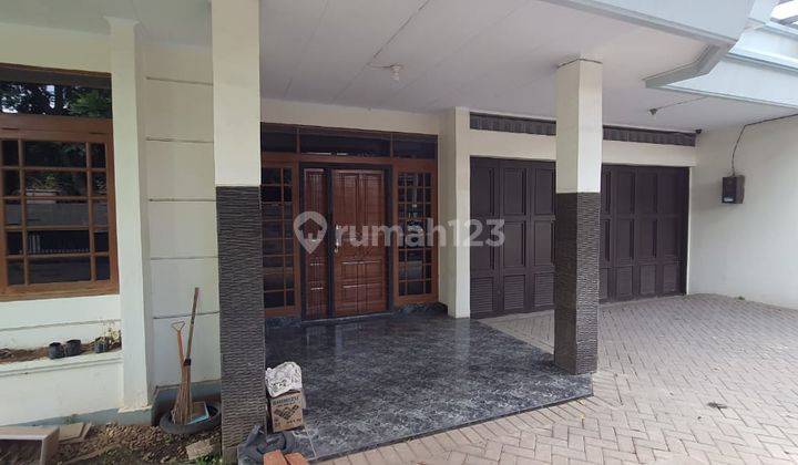 Rumah Semi Furnished di Kembar Mas, Regol 2