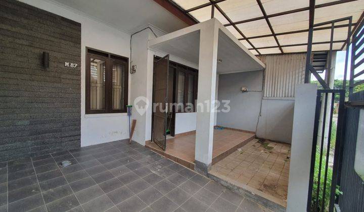 *For SALE*
Rumah siap huni
Taman Cibaduyut Indah
 1