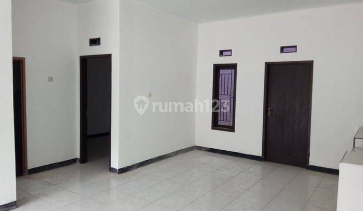 *For SALE*
Rumah terawat siap pakai
Taman Cibaduyut Indah
 1