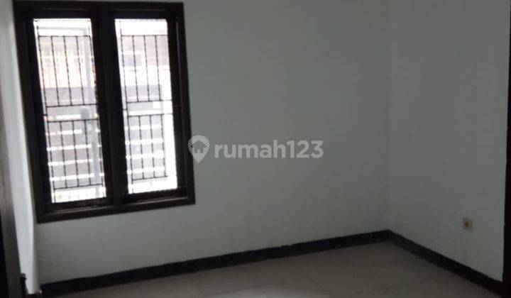 *For SALE*
Rumah terawat siap pakai
Taman Cibaduyut Indah
 2