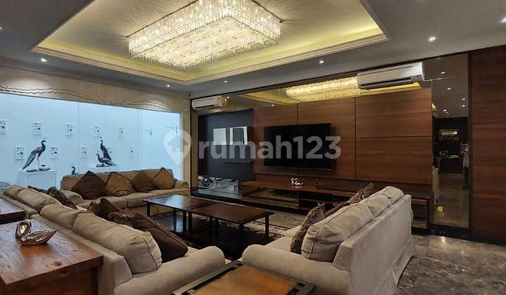 Luxuryous house kebayoran baru close to senayan  2