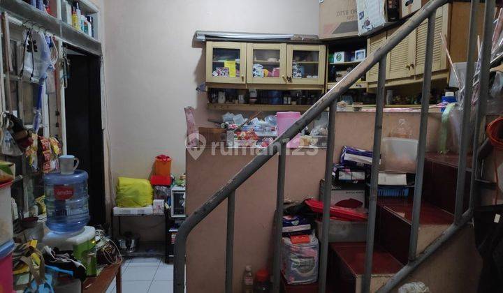 Rumah Cocok Untuk Keluarga Muda di Taman Holis Indah 1 2