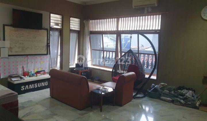 Rumah Bagus SHM Semi Furnished Kebon Jeruk, Jakarta Barat 2