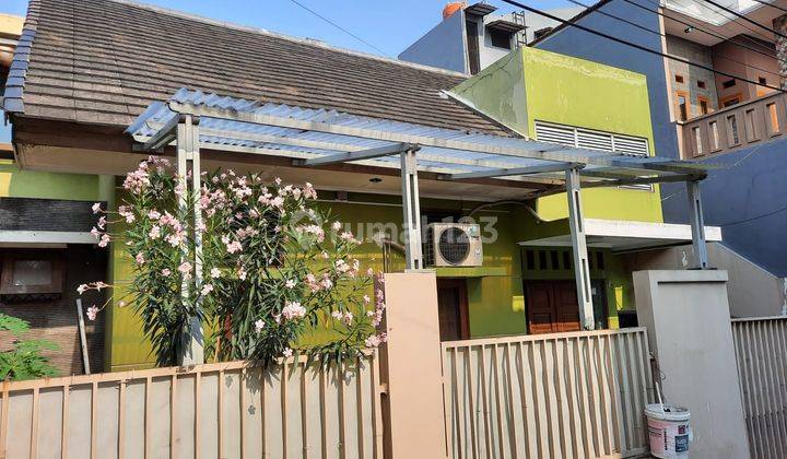 Rumah Cantik Strategis Komplek Taman Malaka Pondok Kelapa 1