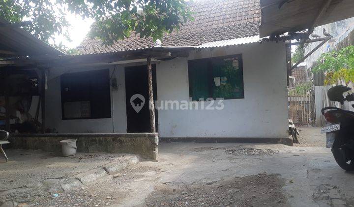 Rumah lama di Manahan pusat kota Solo 1