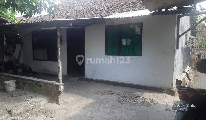 Rumah lama di Manahan pusat kota Solo 2