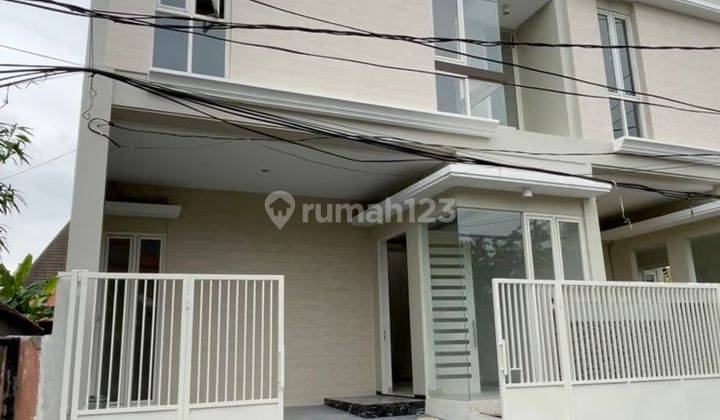 Kutisari Utara , Row 2,5 Mobil , Granite tile Mewah Surabaya Selatan 1