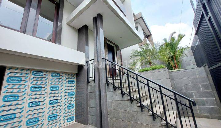 Brand New Modern Minimalis House Dengan Private Pool di Kemang 1