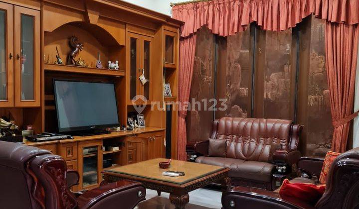 Rumah Mewah di Taman Semanan Indah, Semi furnished, Hadap Selatan 2