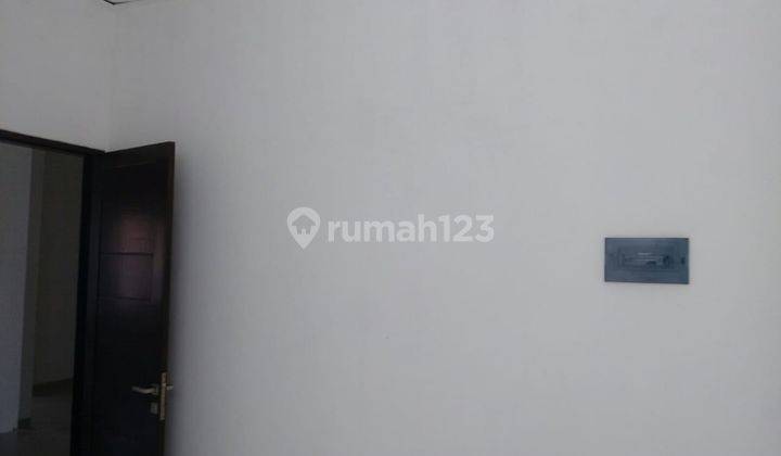 Brand New Rumah 3 Lantai .shm , Bagus Siap Huni Lokasi Strategis , Pemuda Jakarta Timur J4b 1