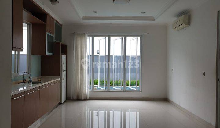 Dijual Cepat Rumah Cantik, Mewah, dan Modern di Taman Bromo - Tangerang, Lippo Karawaci 2