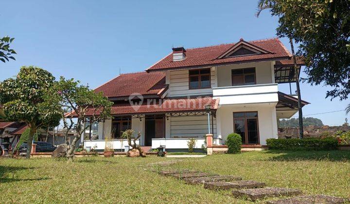 Villa Strategis Tengah Kota Lembang 1