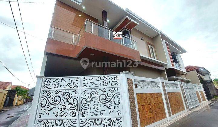 Rumah Mewah 2Lt Minimalis Modern Tengah Kota Surakarta 1