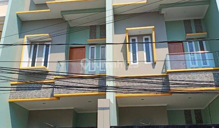 Rumah siap huni di dekat greenville dan tanjung duren, Jakarta Barat 1