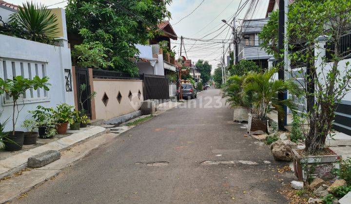 Dijual Rumah Klasik Terawat di Cempaka Putih Barat Jakarta Pusat 2