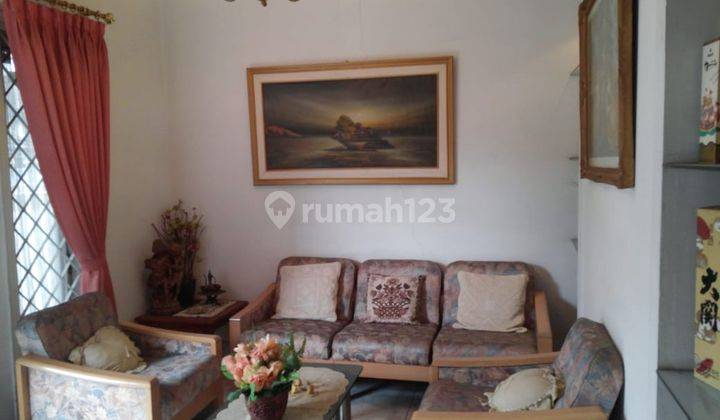 rumah terawat dijalan sabang 2