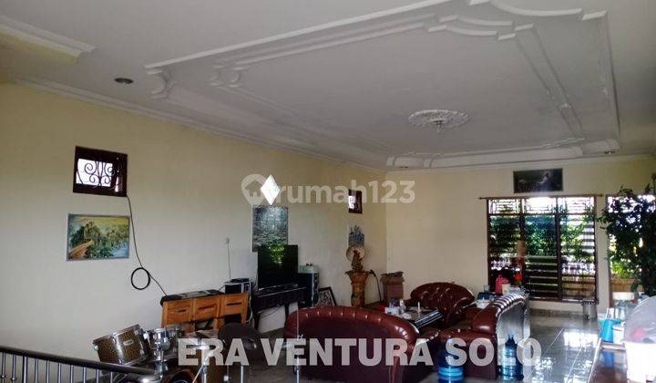 Rumah Dan Ruang Usaha Strategis Solobaru 1