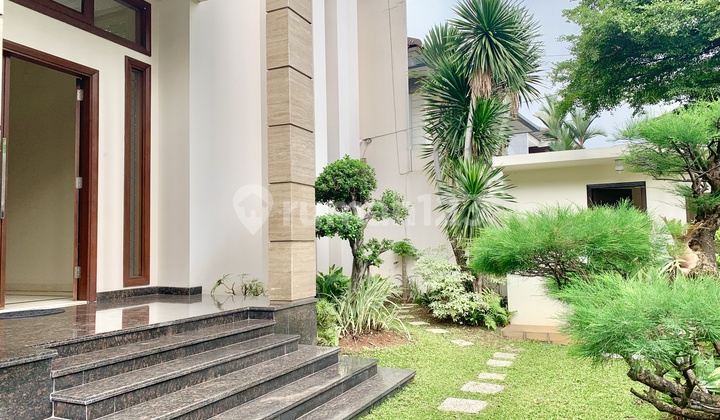 Minimalist Bright House In A Quiet Area Near Jis Ajh06080