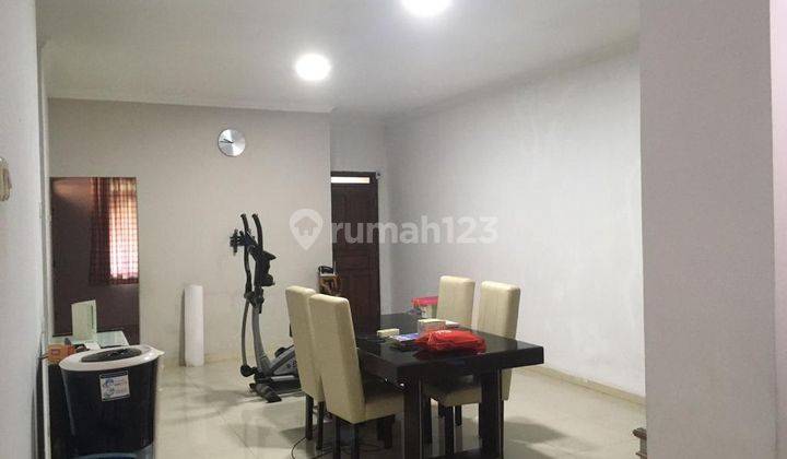 Rumah yg besar di Gn  Rahayu Gn Batu Bandung  .yg cukup besar dan Full Furnish  kecuali Elektro 2