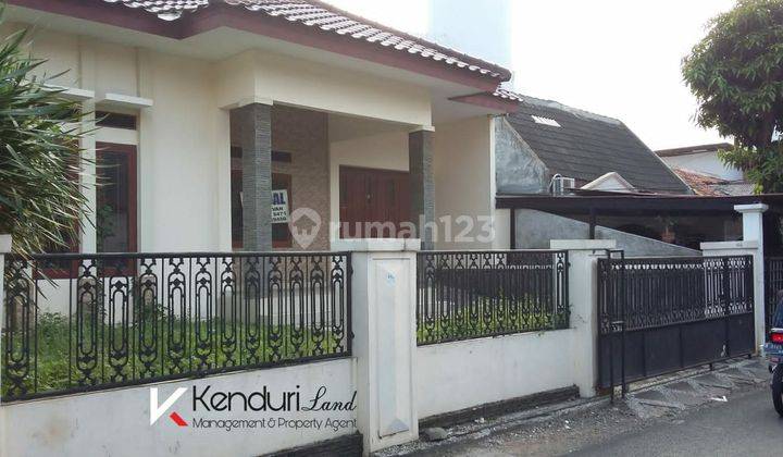 Di jual rumah  siap huni 
1 lantai siap di buat 2 lantai 1