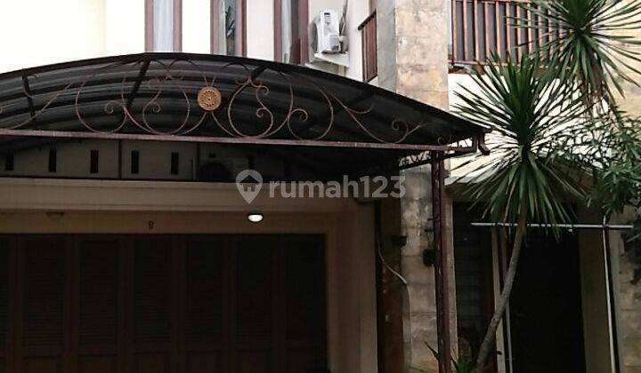 Turun Harga Rumah Dalam Town House One Gate System 3 menit dari Penvil Jakarta Selatan 2