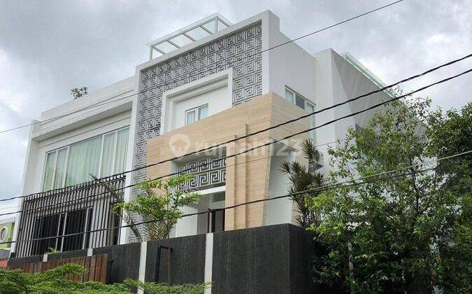 Di Jual Rumah Hunian Mewah di Kemang Jakarta Selatan 1