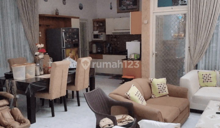 Rumah Mewah 2 Lantai Rungkut Asri 4m 2