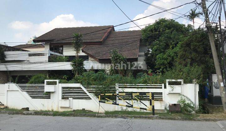 Rumah hoek di green garden Jakarta Barat 1