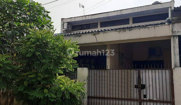 Rumah Siap Huni 2 Lantai Dalam Komplek, Lokasi Sangat Strategis, Jalan Depan Lebar 1